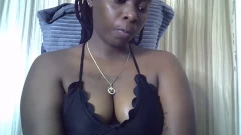 Snapshot of miss_sinphoria chatting on 17, 10, 2025 Miss online show from 17, 10, 2025