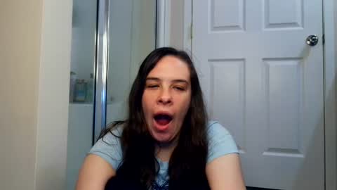 Snapshot of miss_sunshine01 chatting on 27, 6, 2026 Bella online show from 27, 6, 2026