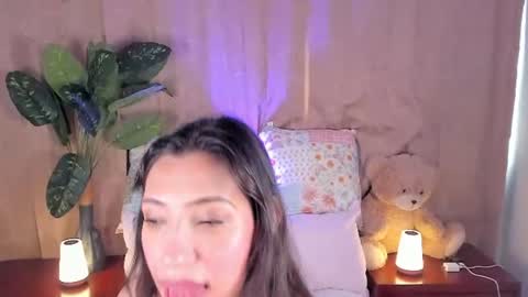 Snapshot of miss_veronica2 chatting on 9, 7, 2026 Miss Veronica online show from 9, 7, 2026