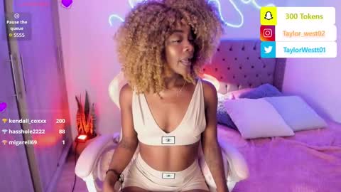 Tay Tay Independent Model   online show from 5, 12, 2024