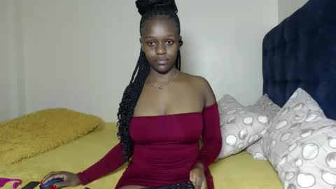 Snapshot of miss_wet_bunnyy chatting on 14, 11, 2025 Cherry online show from 14, 11, 2025