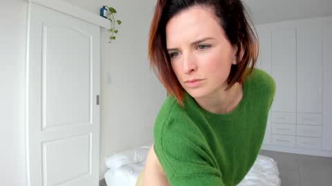 Alexandra Thorn online show from 16, 10, 2025
