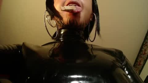 Anarkitten  online show from 8, 4, 2026