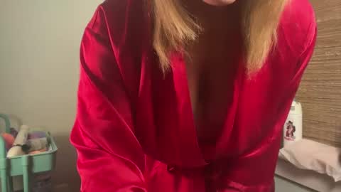 Snapshot of missbehavinxoxo chatting on 27, 9, 2025 MissBehavinxoxo online show from 27, 9, 2025