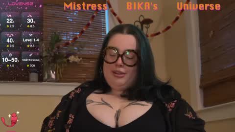 Snapshot of missbika chatting on 5, 3, 2025 Miss Bika online show from 5, 3, 2025