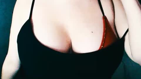 Snapshot of missbiny chatting on 29, 5, 2026 Avamlash online show from 29, 5, 2026