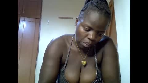 Snapshot of misscandy352_ chatting on 19, 5, 2026 misscandy352_ online show from 19, 5, 2026