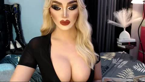 Snapshot of misschannel4sub chatting on 5, 3, 2025 PRIESTESS CHANNEL online show from 5, 3, 2025