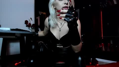 Snapshot of missdarklady chatting on 22, 1, 2025 Missdarklady online show from 22, 1, 2025
