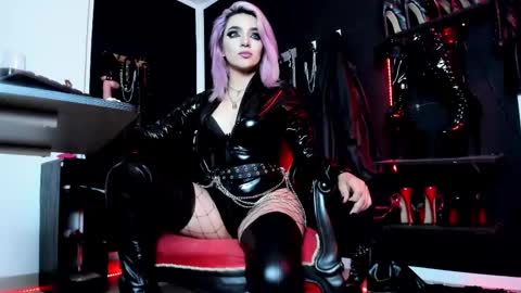 Snapshot of missdarklady chatting on 4, 3, 2025 Missdarklady online show from 4, 3, 2025