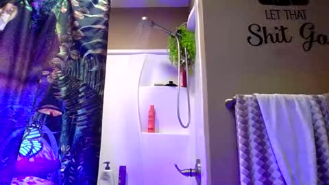 MissEeva online show from 10, 4, 2026