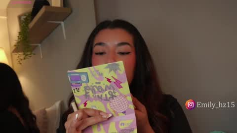 Yuliana online show from 6, 4, 2026