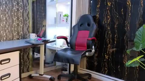 Escarlet online show from 30, 9, 2025