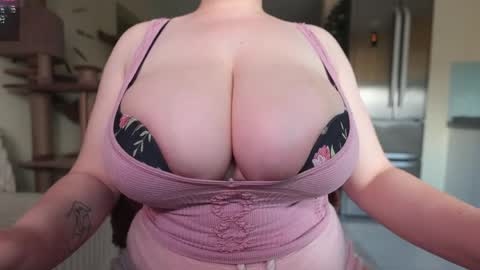 Snapshot of missfreyaxxx chatting on 22, 5, 2026 MissFreyaXXX online show from 22, 5, 2026