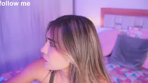 Snapshot of missjuliaa_ chatting on 18, 9, 2025 A N N Y online show from 18, 9, 2025