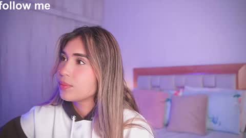 Snapshot of missjuliaa_ chatting on 19, 9, 2025 A N N Y online show from 19, 9, 2025