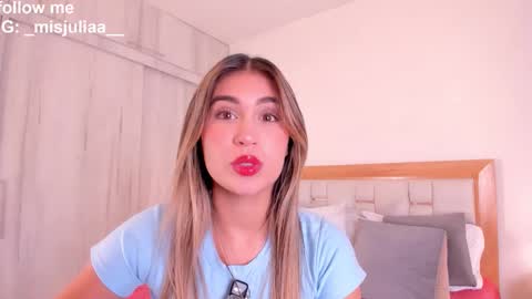 Snapshot of missjuliaa_ chatting on 2, 10, 2025 A N N Y online show from 2, 10, 2025