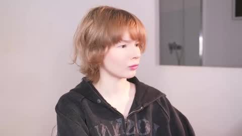 Snapshot of misska__ chatting on 23, 10, 2025 BONYA online show from 23, 10, 2025