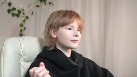 Snapshot of misska__ chatting on 27, 10, 2025 BONYA online show from 27, 10, 2025