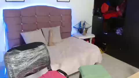 Snapshot of misskarol18 chatting on 21, 2, 2025 misskarol18 online show from 21, 2, 2025