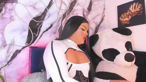 kassandra lazcano online show from 21, 4, 2026