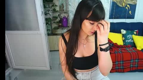 MissLaura online show from 9, 2, 2025