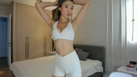 Snapshot of missliiaa chatting on 15, 7, 2026 Aiza my last streams til Dec 8 online show from 15, 7, 2026