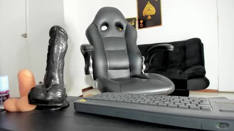 Snapshot of missmartinafeet chatting on 13, 2, 2025 Martina online show from 13, 2, 2025