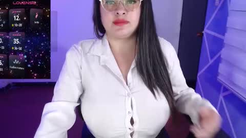 Snapshot of missmia1_ chatting on 12, 11, 2025 Miia online show from 12, 11, 2025