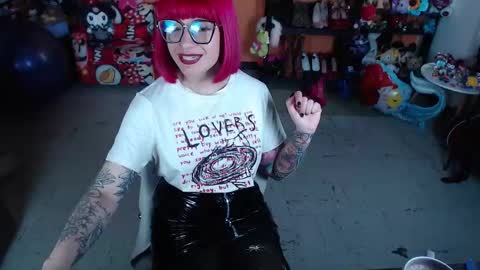 Miss Mia online show from 26, 11, 2025