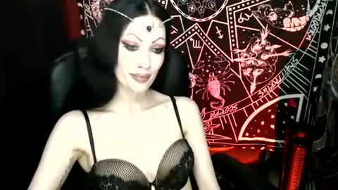MissMoonDoll online show from 4, 1, 2025