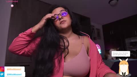 Snapshot of missmoonn chatting on 12, 9, 2025 MissMoon online show from 12, 9, 2025