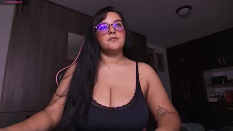 Snapshot of missmoonn chatting on 9, 11, 2025 MissMoon online show from 9, 11, 2025