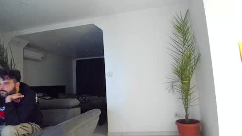 Jennifer  Johnny online show from 17, 2, 2026