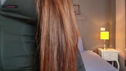 missparis__ online show from 14, 11, 2025