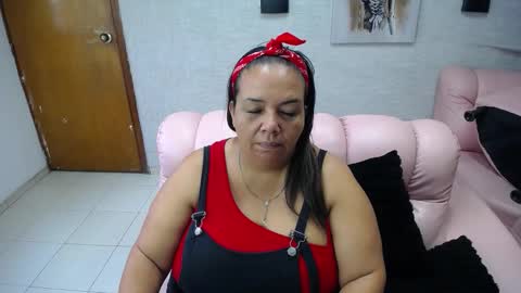 Snapshot of misspenelopenipples chatting on 24, 9, 2025 Penelope online show from 24, 9, 2025