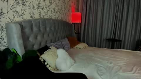 Snapshot of missrosse_ chatting on 1, 3, 2025 Emily online show from 1, 3, 2025