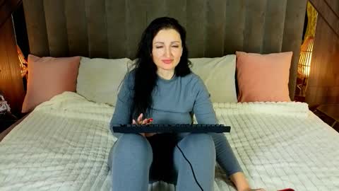 missrossi online show from 19, 12, 2025