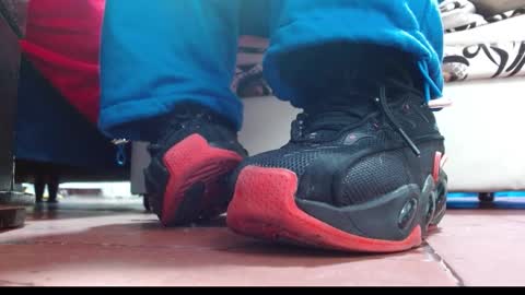 TELL ME MISS online show from 31, 10, 2025