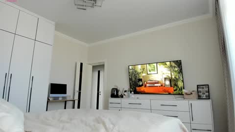 You can call me Pretty online show from 12, 3, 2026