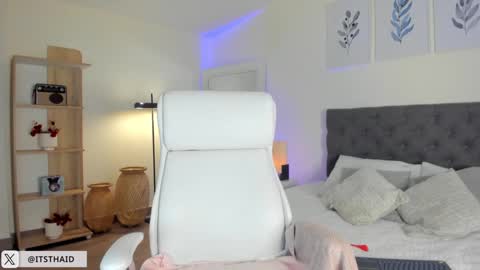 Snapshot of missthailand_ chatting on 12, 2, 2025 Fernanda Davila online show from 12, 2, 2025