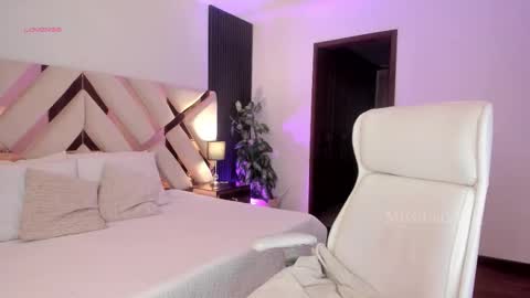 Snapshot of missthailand_ chatting on 30, 10, 2025 Fernanda Davila online show from 30, 10, 2025