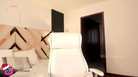 Snapshot of missthailand_ chatting on 17, 12, 2025 Fernanda Davila online show from 17, 12, 2025