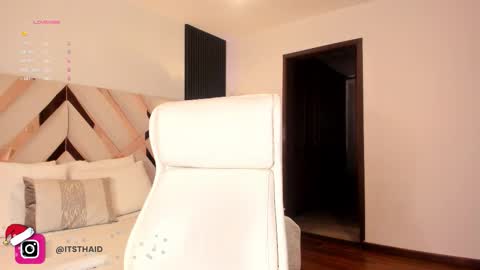 Snapshot of missthailand_ chatting on 22, 12, 2025 Fernanda Davila online show from 22, 12, 2025