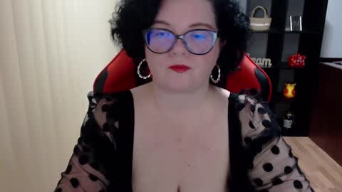 MissTruble online show from 9, 2, 2025