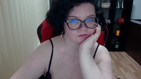 MissTruble online show from 10, 2, 2025