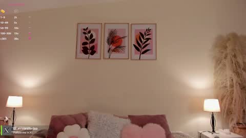 Snapshot of missvaleriaa chatting on 9, 4, 2026 Valeria Davila online show from 9, 4, 2026