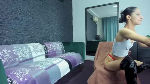 Snapshot of missvelourax chatting on 28, 5, 2026 Luisa online show from 28, 5, 2026