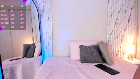 Snapshot of missvioleet chatting on 16, 10, 2025 missvioleet online show from 16, 10, 2025