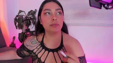 Snapshot of missweetpeach chatting on 11, 9, 2025 Pau OFmissweetpeach online show from 11, 9, 2025